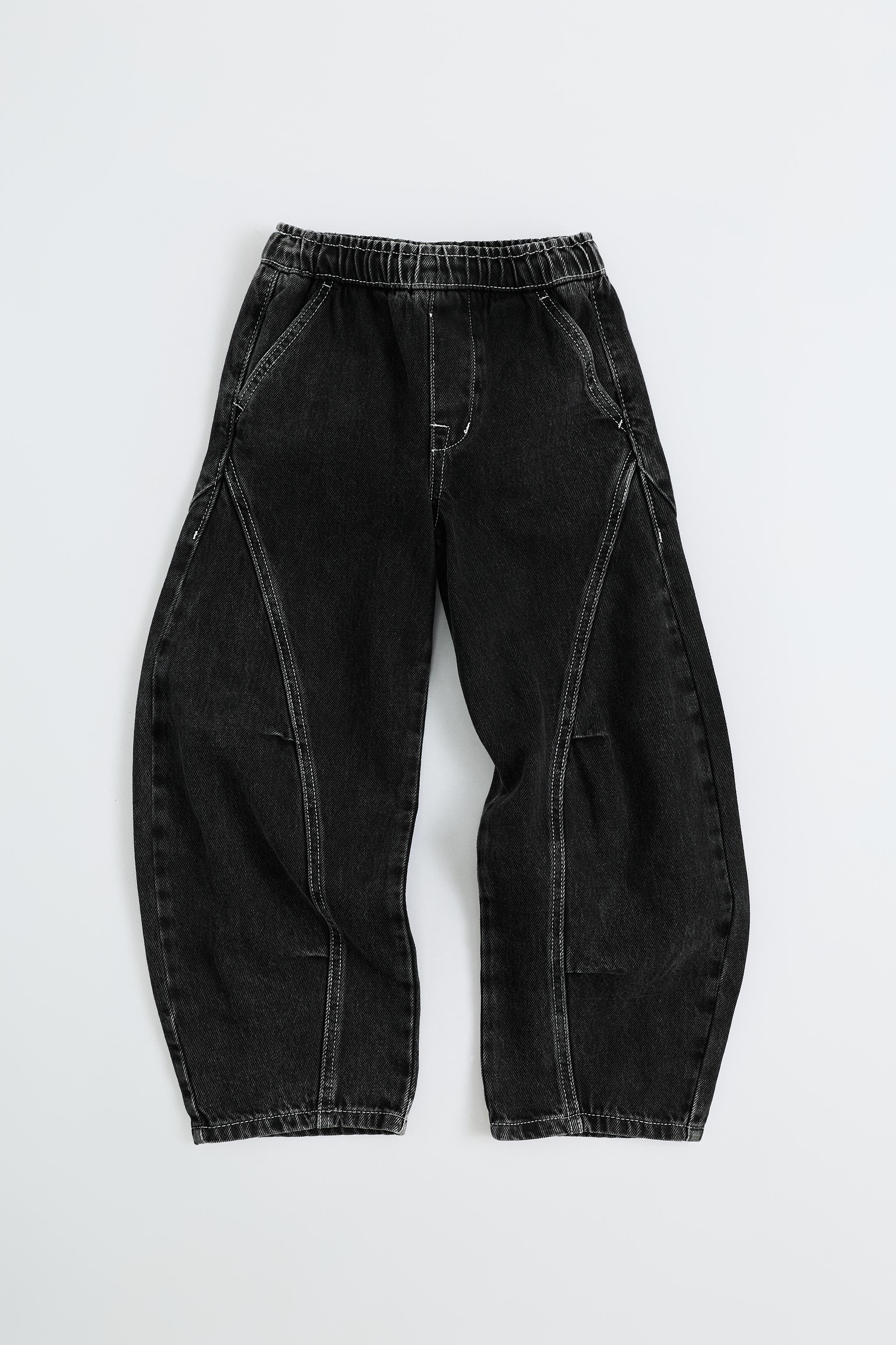 SEAMED BARREL JEANS — Black