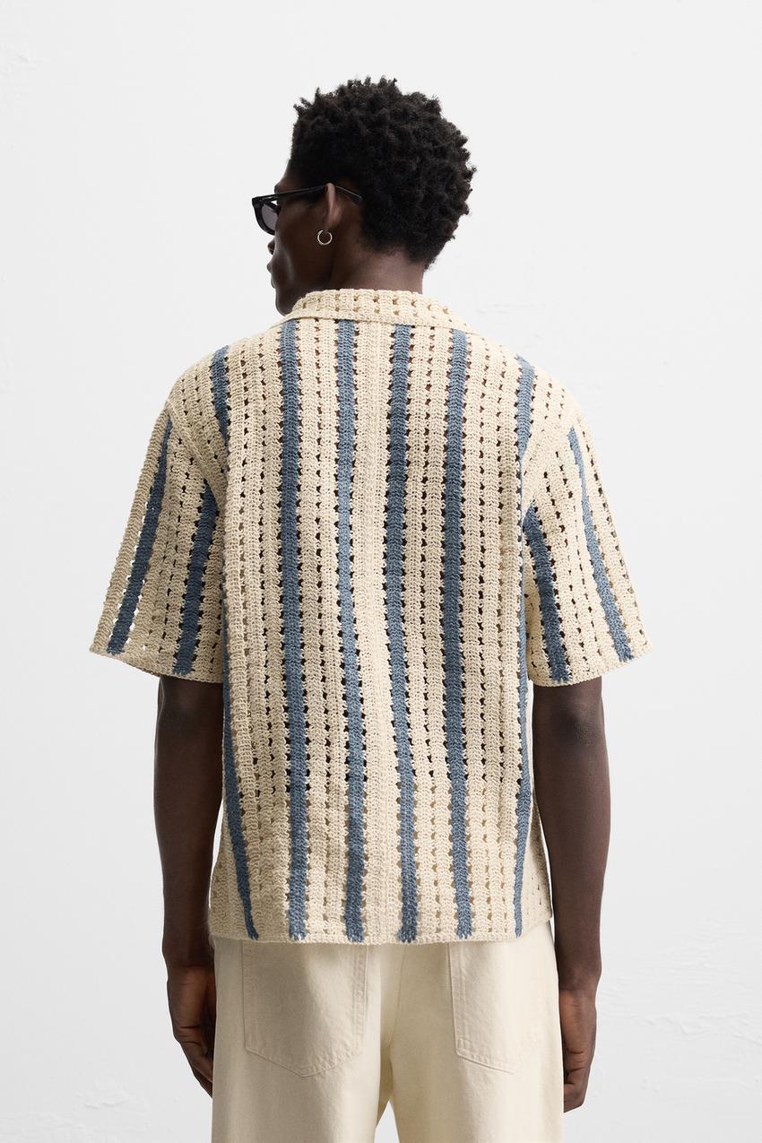 TEXTURED REGULAR FIT SHORTS