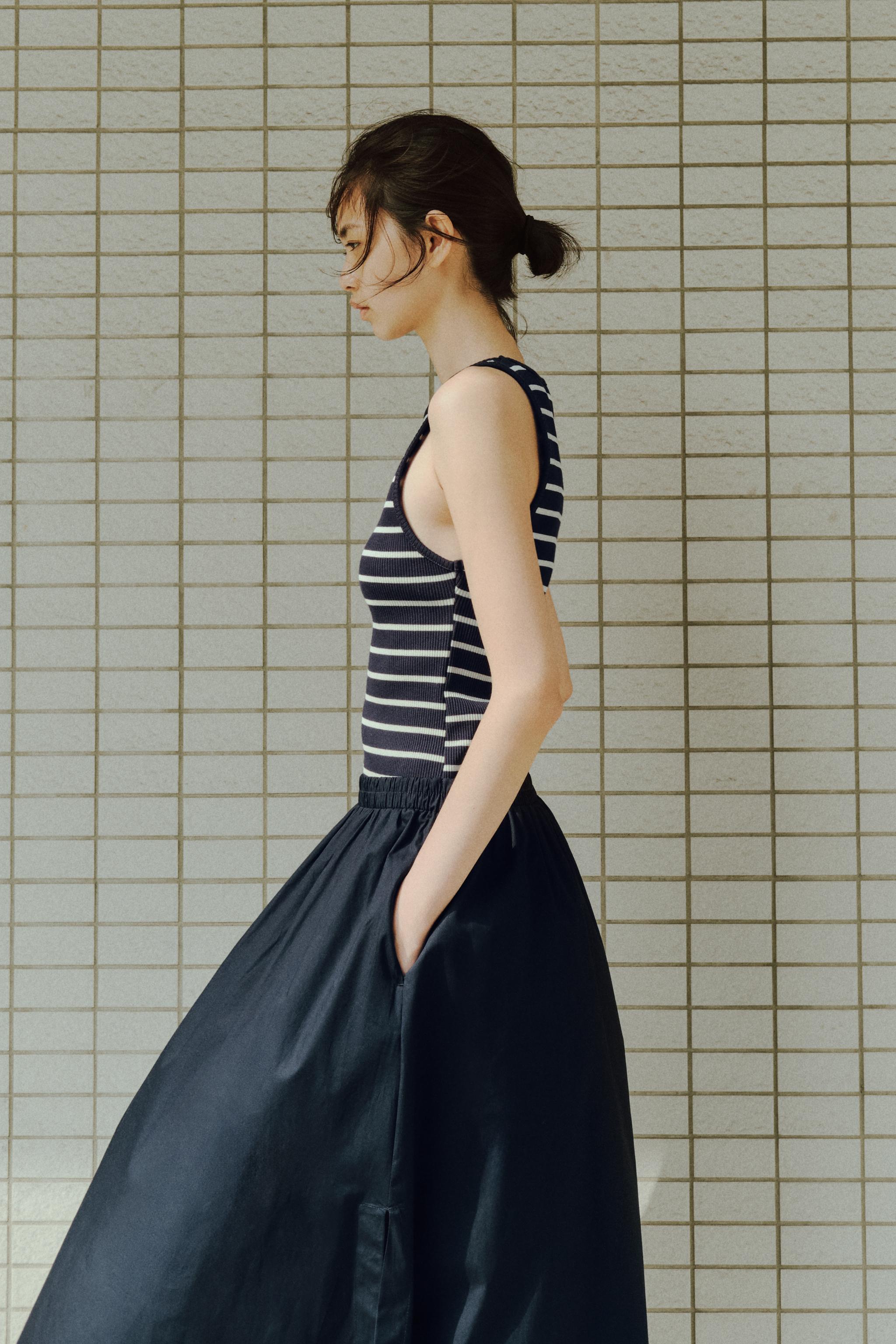 ☆ドイツ発*ZARA*新作*ボリュミナススリーブレスワンピ/CH☆ ブルードレス - レディース | ZARA 日本