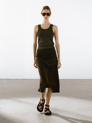 Camiseta tirantes anchos 100% algodón - Marrón de Zara - Imagen 0