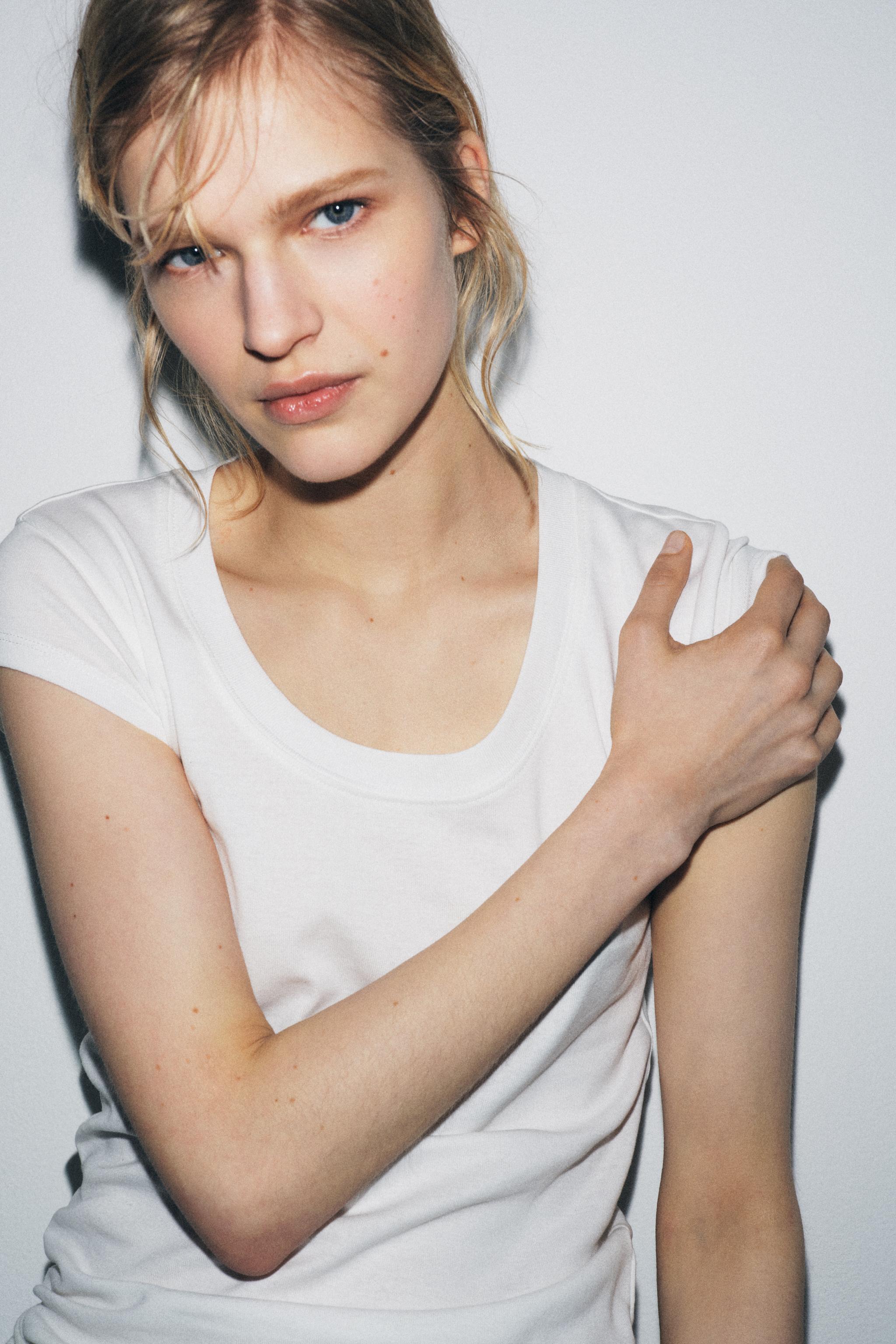 KISA KOLLU T-SHIRT