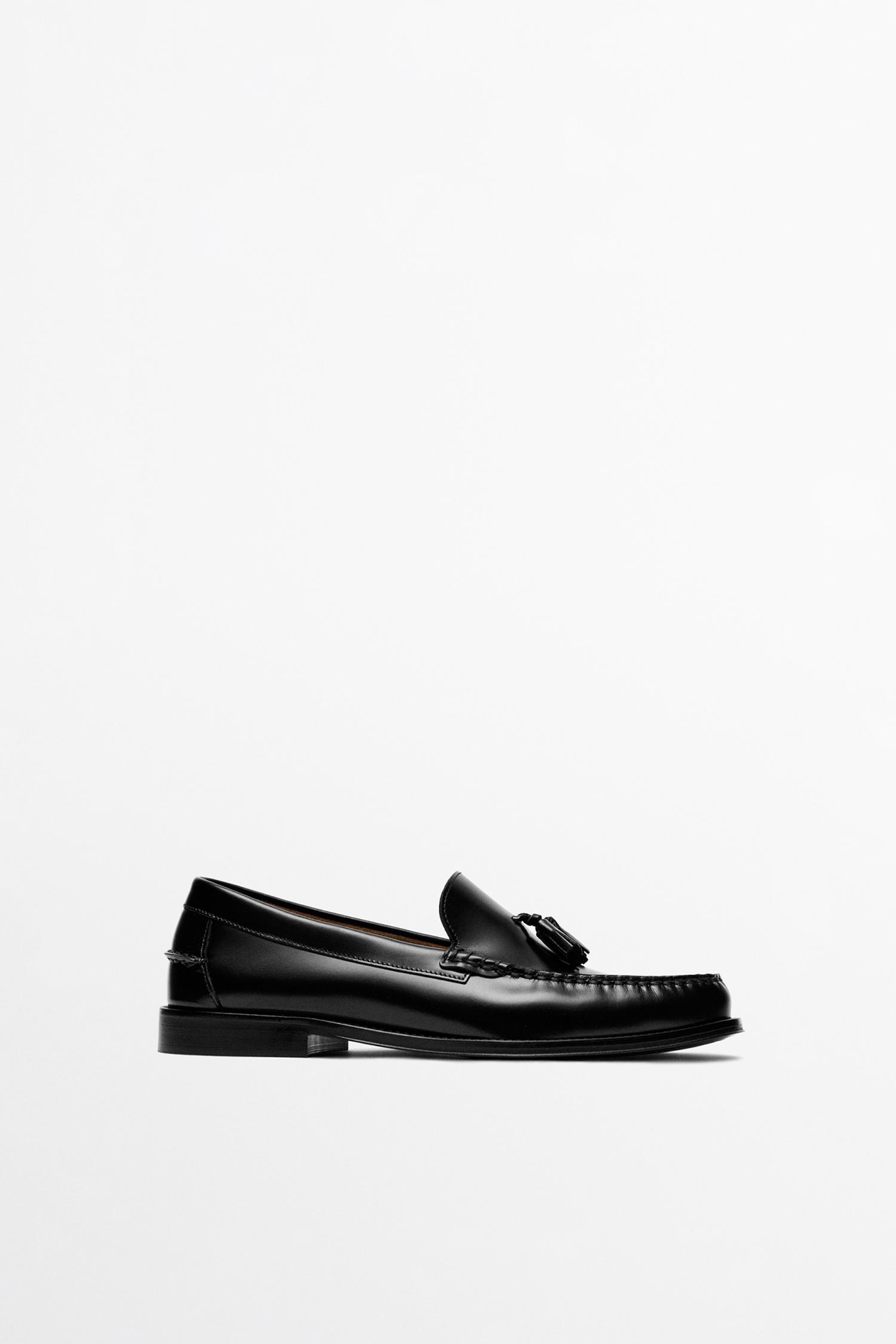 Leather tassel loafer — Black