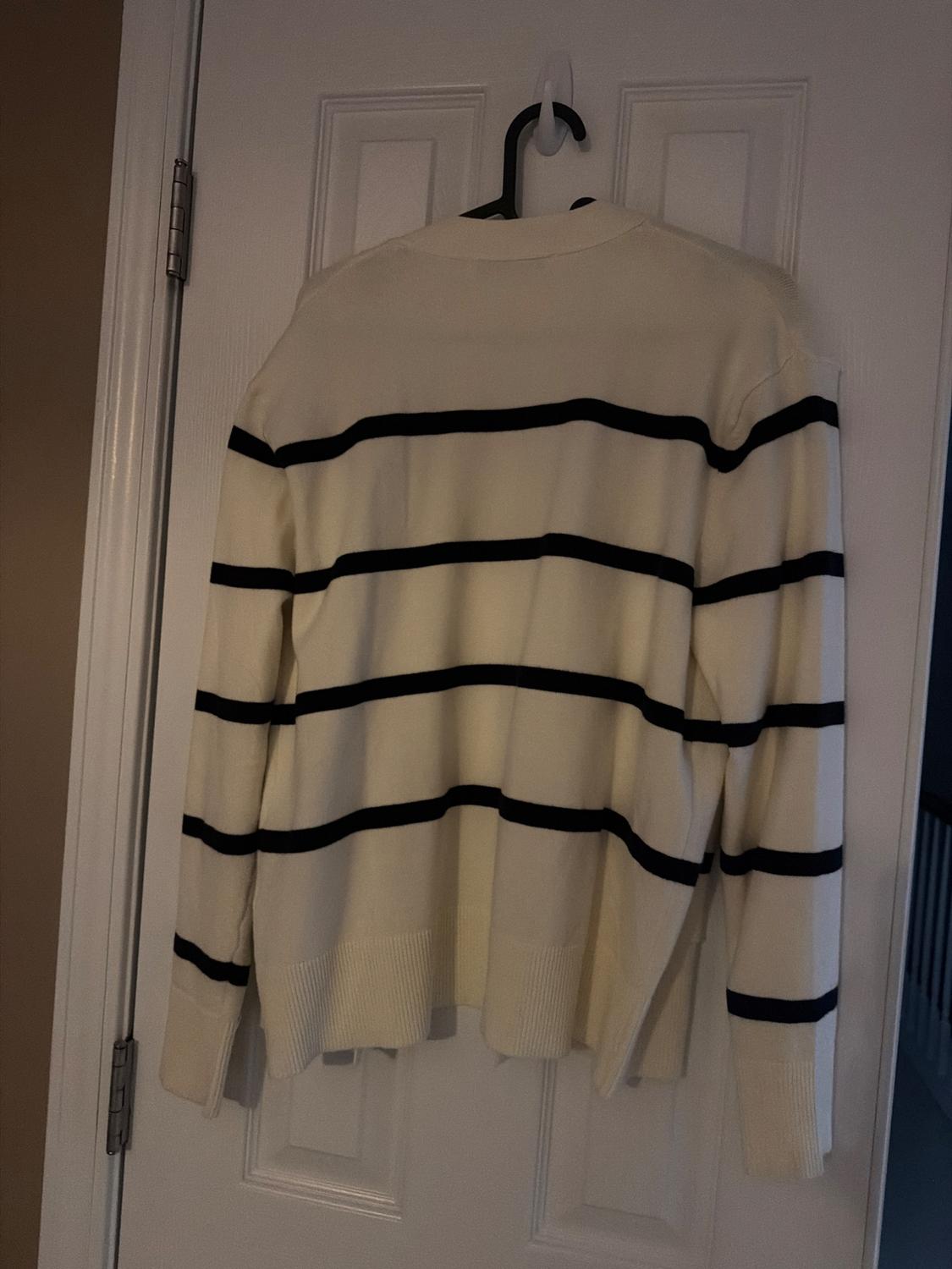 V-NECK KNIT CARDIGAN - Image 2