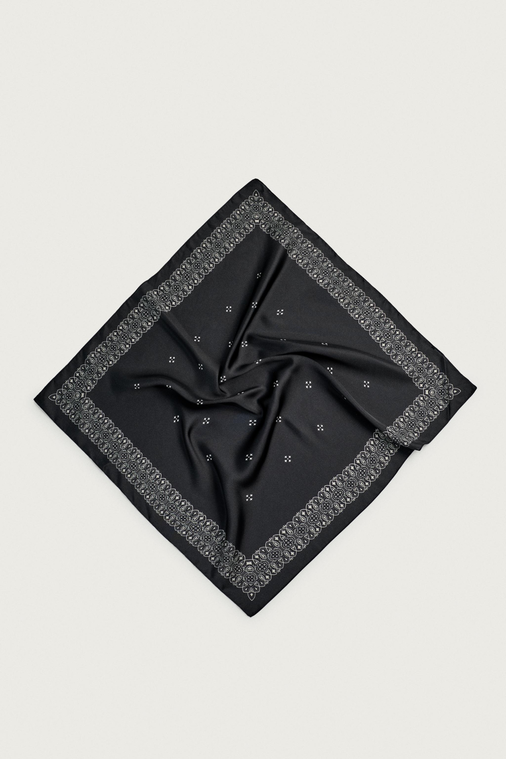 GEOMETRIC PRINT SATIN BANDANA