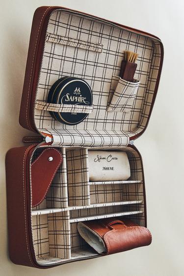 LARGE LEATHER WASH BAG WITH COMPARTMENTS - Mid-camel by Zara