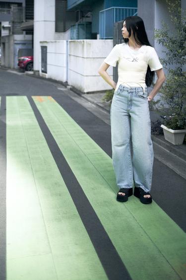 コルセットスタイル構造トップスエクリュZaraのコルセットスタイル構造トップス - エクリュ 