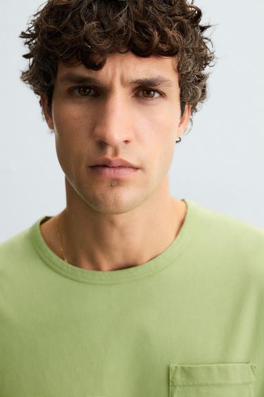 T-SHIRT LAVÉ AVEC POCHE - Vert de Zara - Image 5