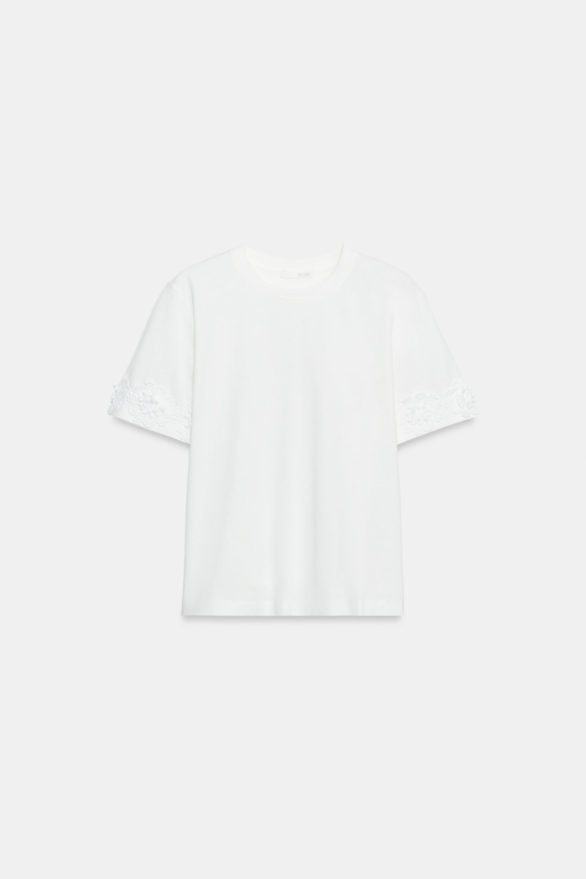 EMBROIDERED FLOWER T-SHIRT