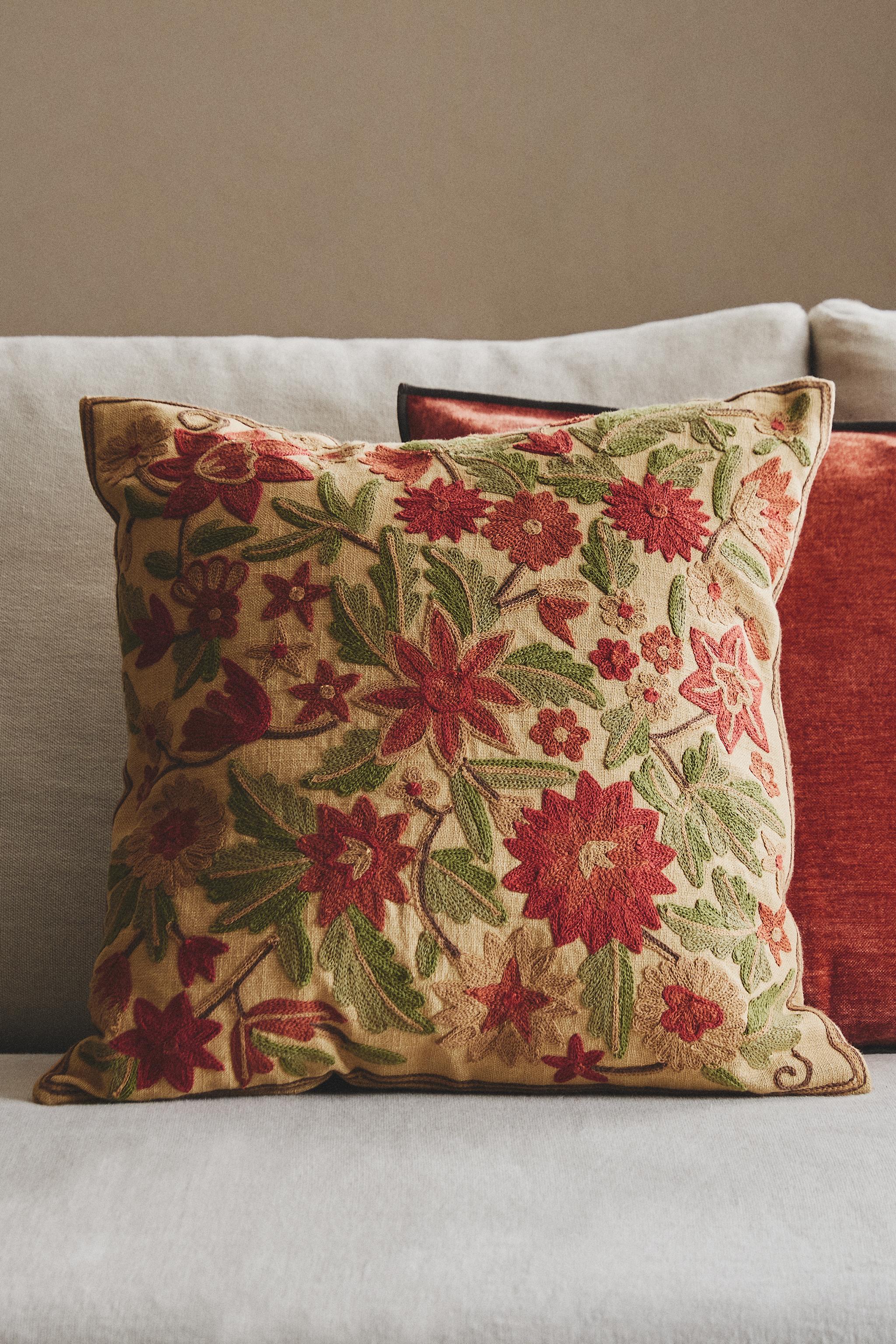 FLORAL EMBROIDERY THROW PILLOW COVER