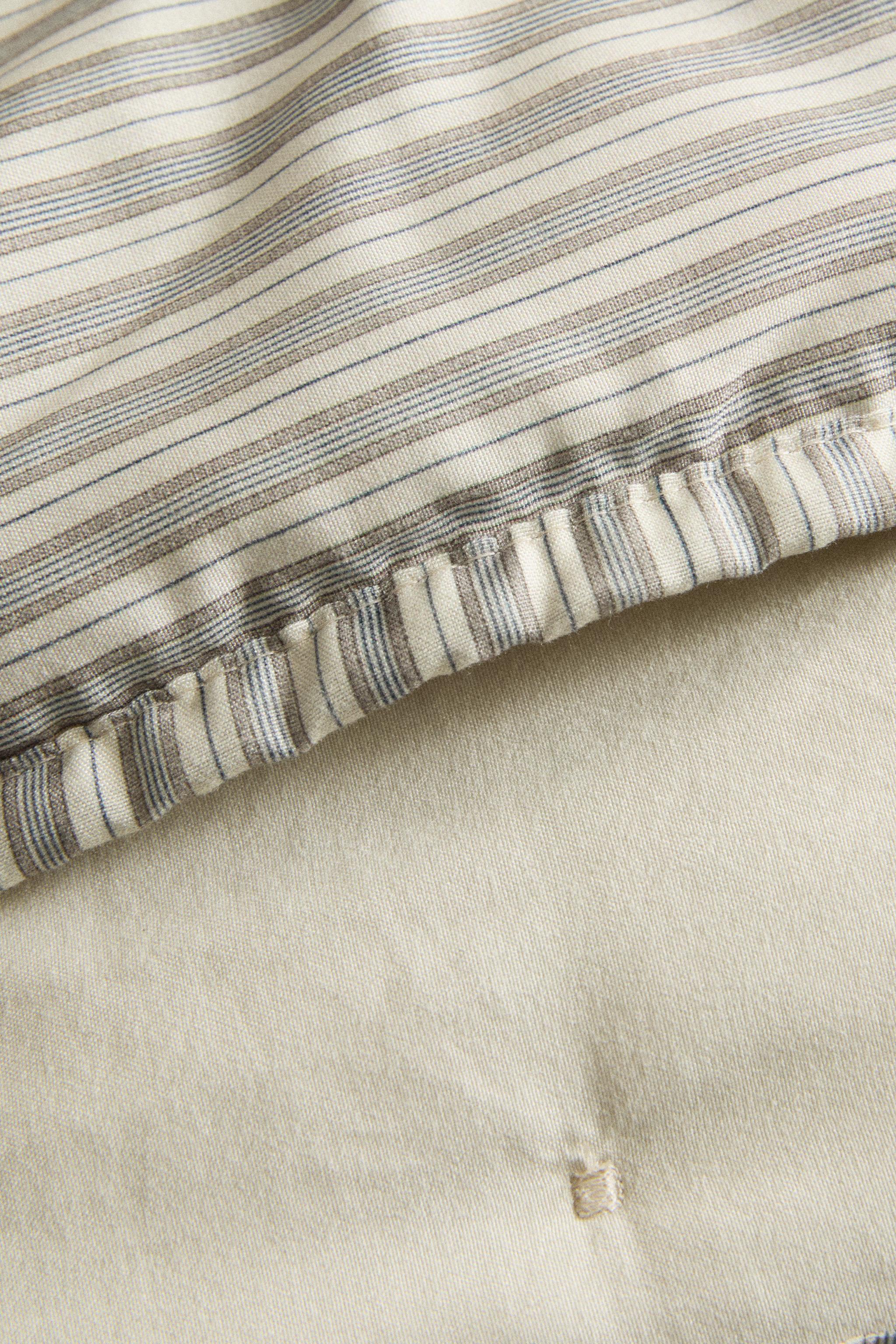 STRIPED QUILT
