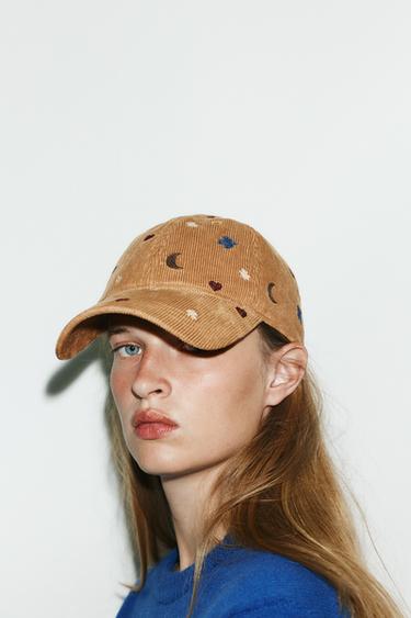 CORDUROY CAP WITH BIRDS AND MOONS EMBROIDERY - camel by Zara