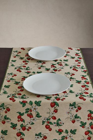 CHEMIN DE TABLE JACQUARD FRAISES - Vert de Zara - Image 1