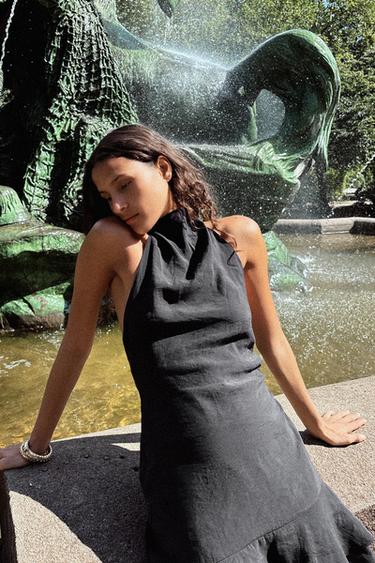 VESTIDO CORTO ASIMÉTRICO HALTER - Negro de Zara