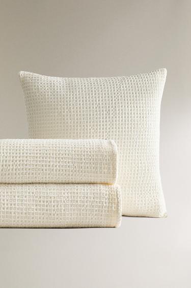 MINI WAFFLE-KNIT COTTON BEDSPREAD - Oyster-white by Zara - Image 0