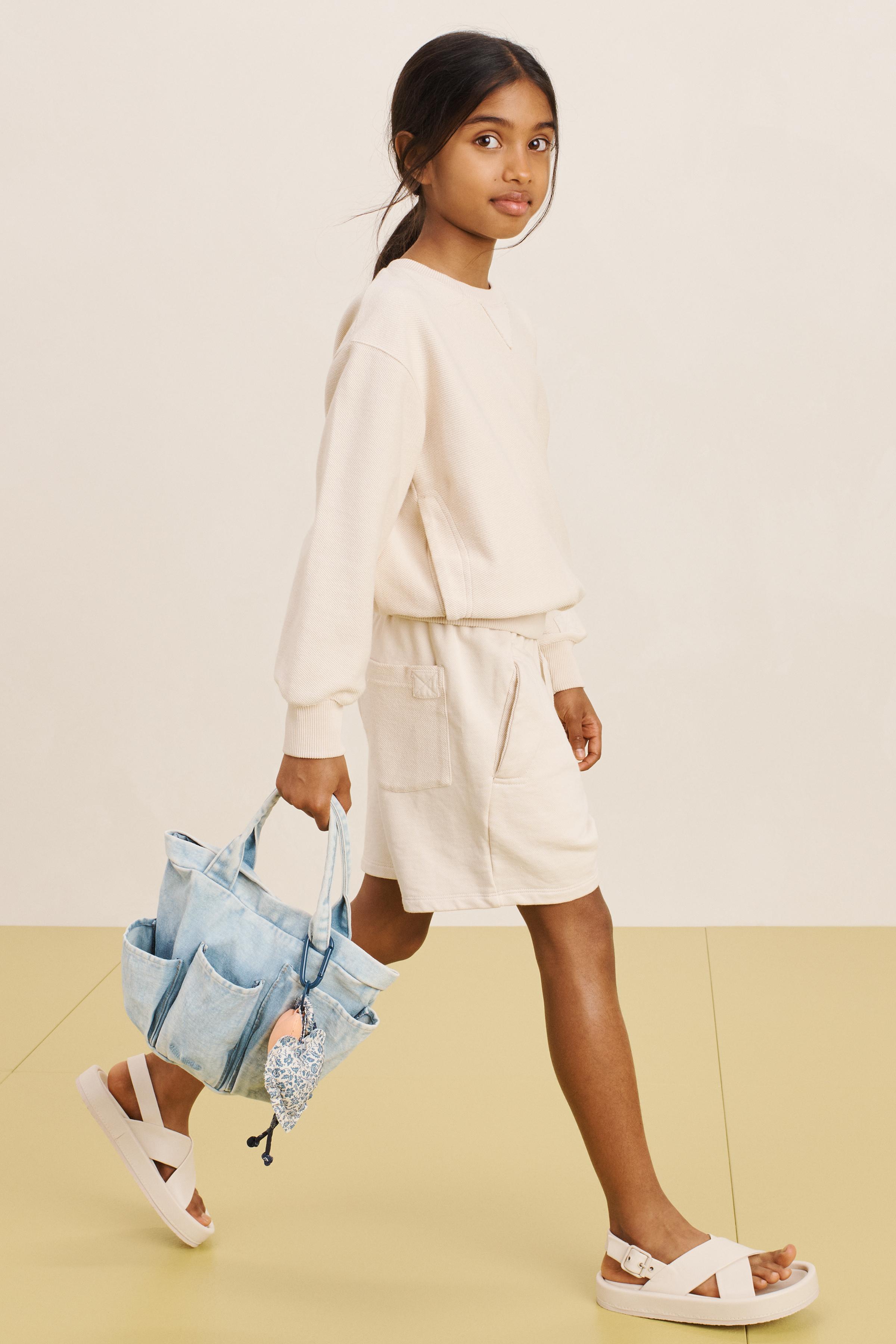 LTHR CRSSVR SNDLS — White