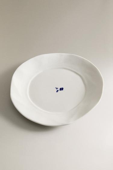 ASSIETTE À DESSERT PORCELAINE FLORALE - Blanc / Bleu marine de Zara - Image 1