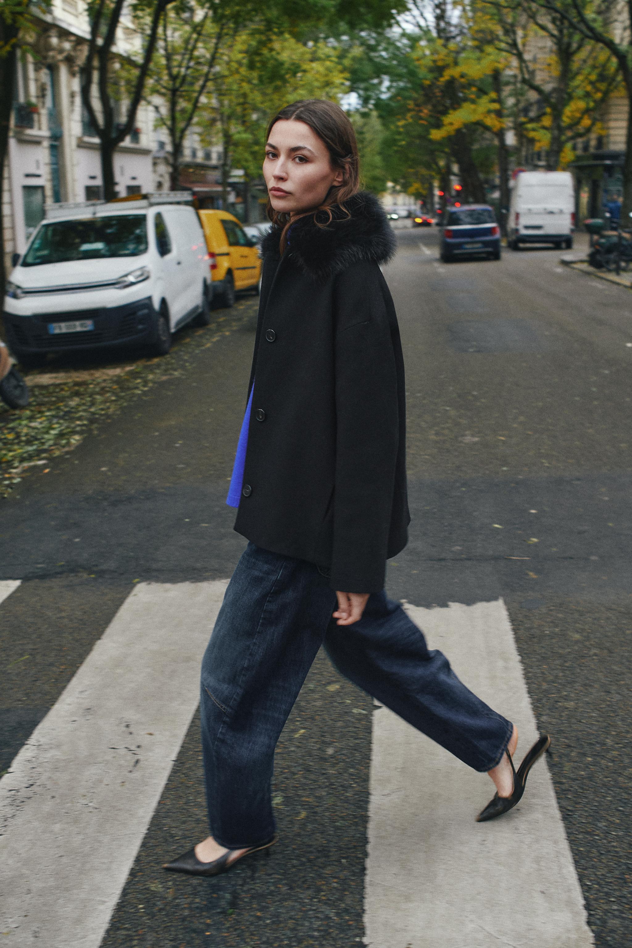 CASACO CURTO DE LÃ COM GOLA DE FAUX FUR - Preto | ZARA Brasil