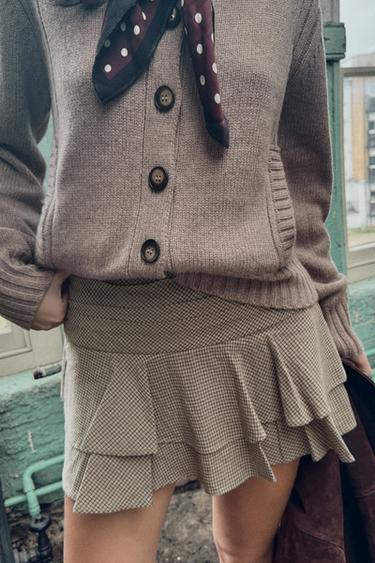 GILET EN MAILLE FINITIONS CÔTELÉES - Camel foncé de Zara - Image 2