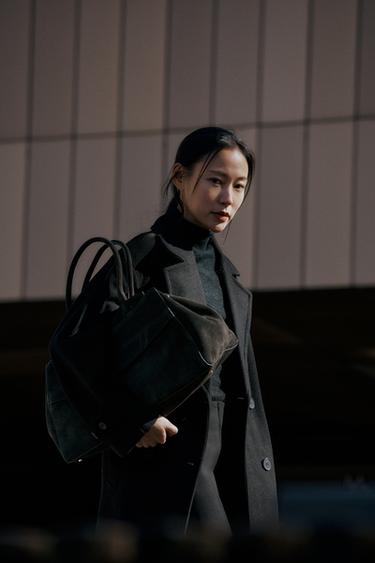 스웨이드 숄더백 - Zara 그레이