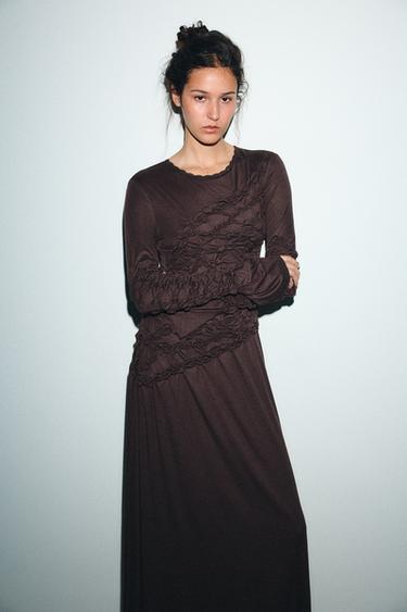 VESTIDO MIDI FRUNCES - Marrón de Zara
