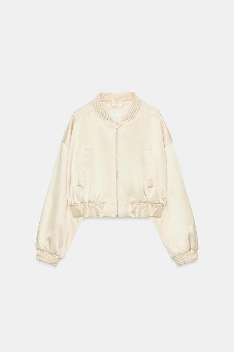 Chaqueta bomber corta de satén 2