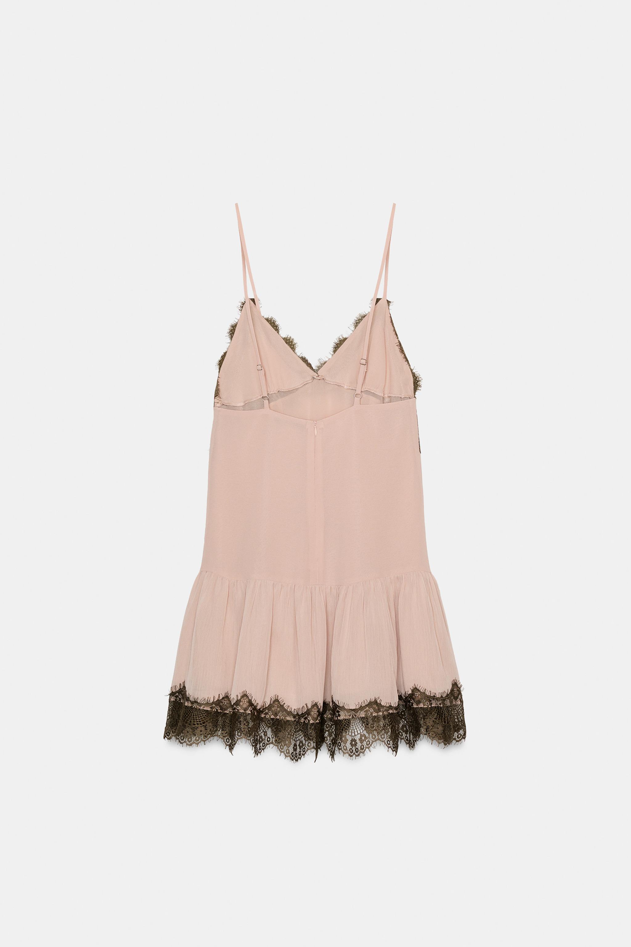 ROBE COURTE BIMATIÈRE EN DENTELLE