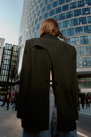 BLAZER DOS NU AVEC LACETS - Noir de Zara - Image 4
