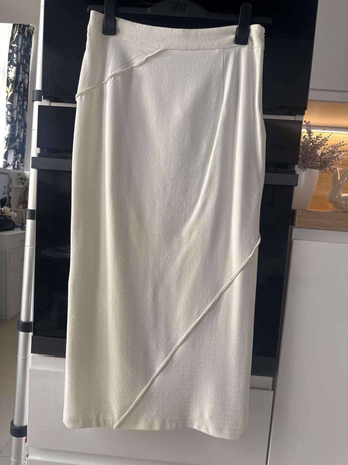 MIDI SKIRT WITH SIDE SLIT - Image 2