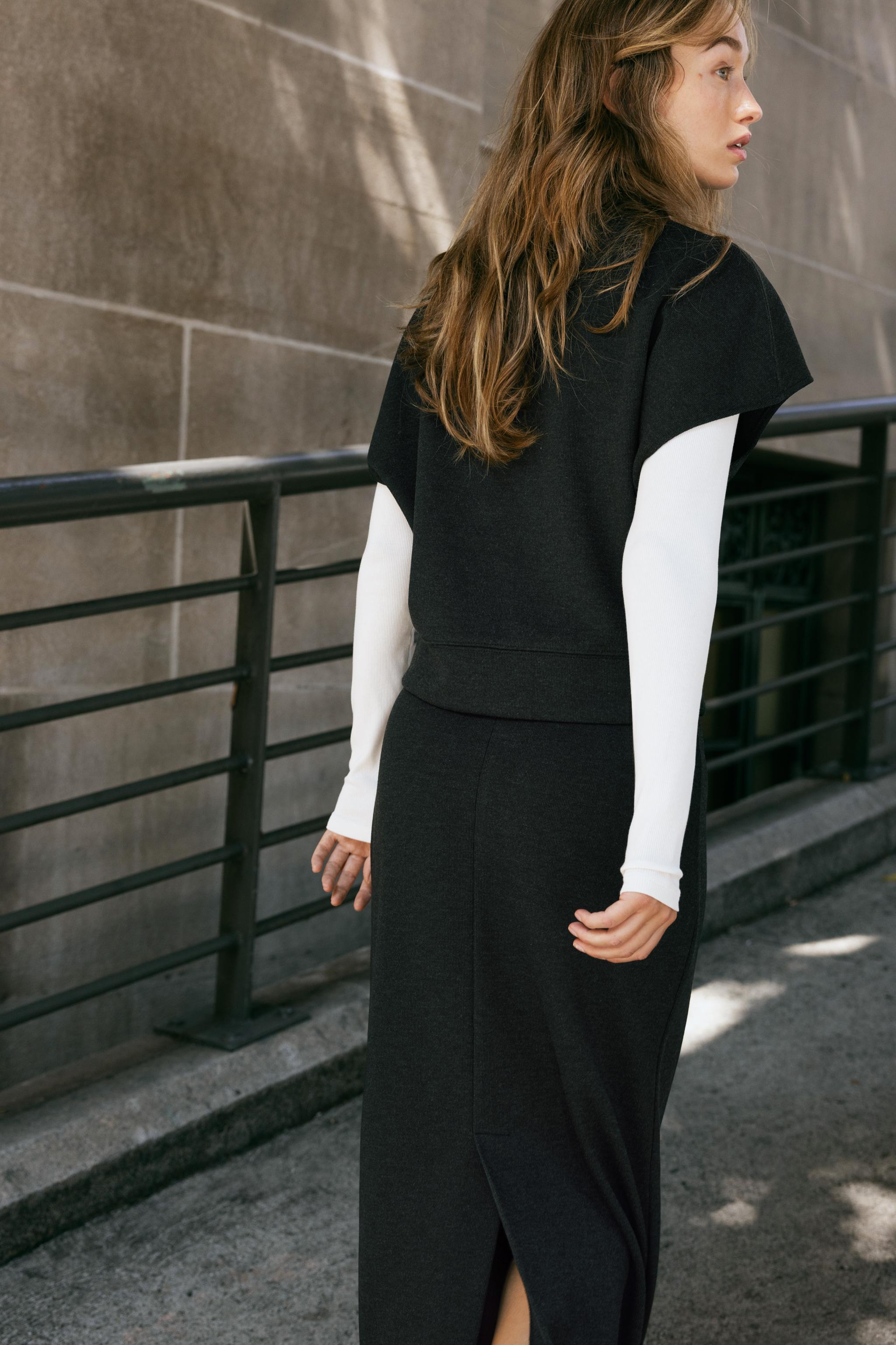 SOFT SHORT-SLEEVE TOP