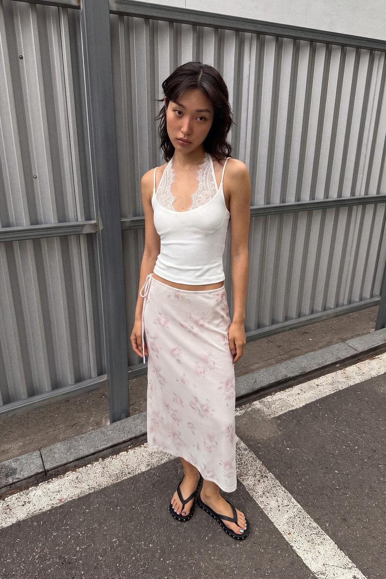 HALTER TOP WITH LACE TRIM