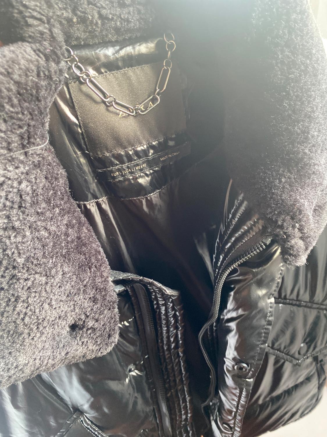 GLOSSY PUFFER GILET - Image 3