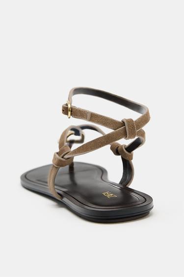SANDALES EN CUIR AVEC PIÈCE MÉTALLIQUE - Beige de Zara - Image 4