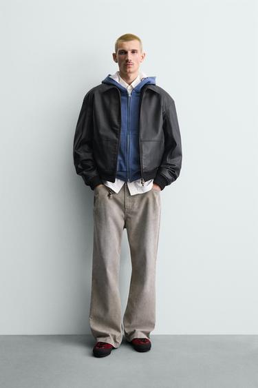 CAZADORA BOMBER EFECTO PEL - Negro de Zara