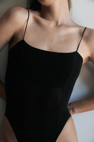 BODY CINTRÉ À BRETELLES ET COUTURES - Noir de Zara
