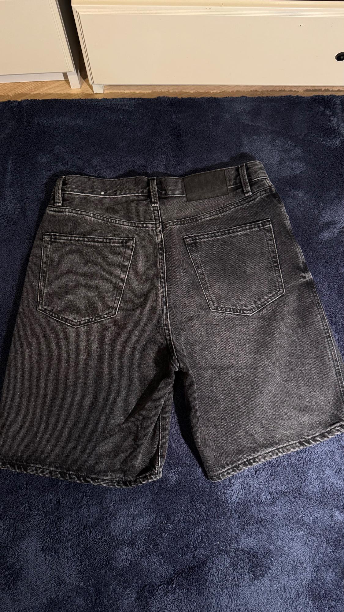 STRAIGHTLEG DENIM BERMUDA SHORTS CHARCOAL - Image 5
