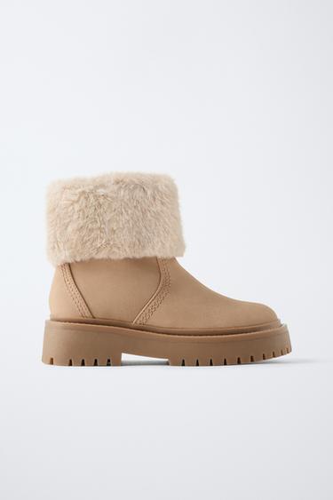 BOTÍN PELO VUELTA - Beige de Zara