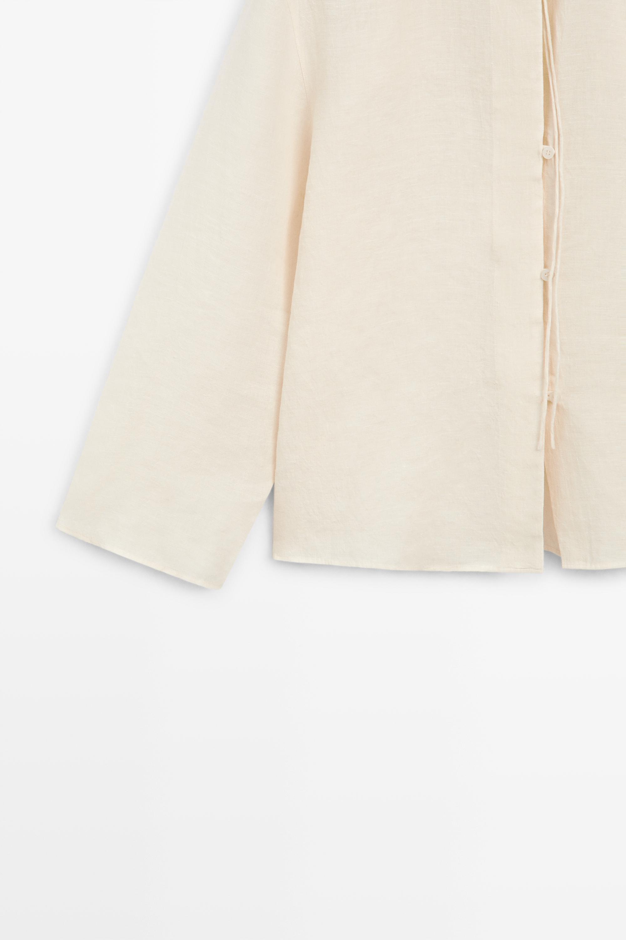 100% linen shirt with neckline detail