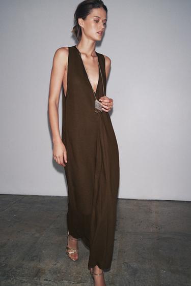 فستان ميدي مزيج كتان ZW COLLECTION - شوكولاتة الخاص بـ Zara