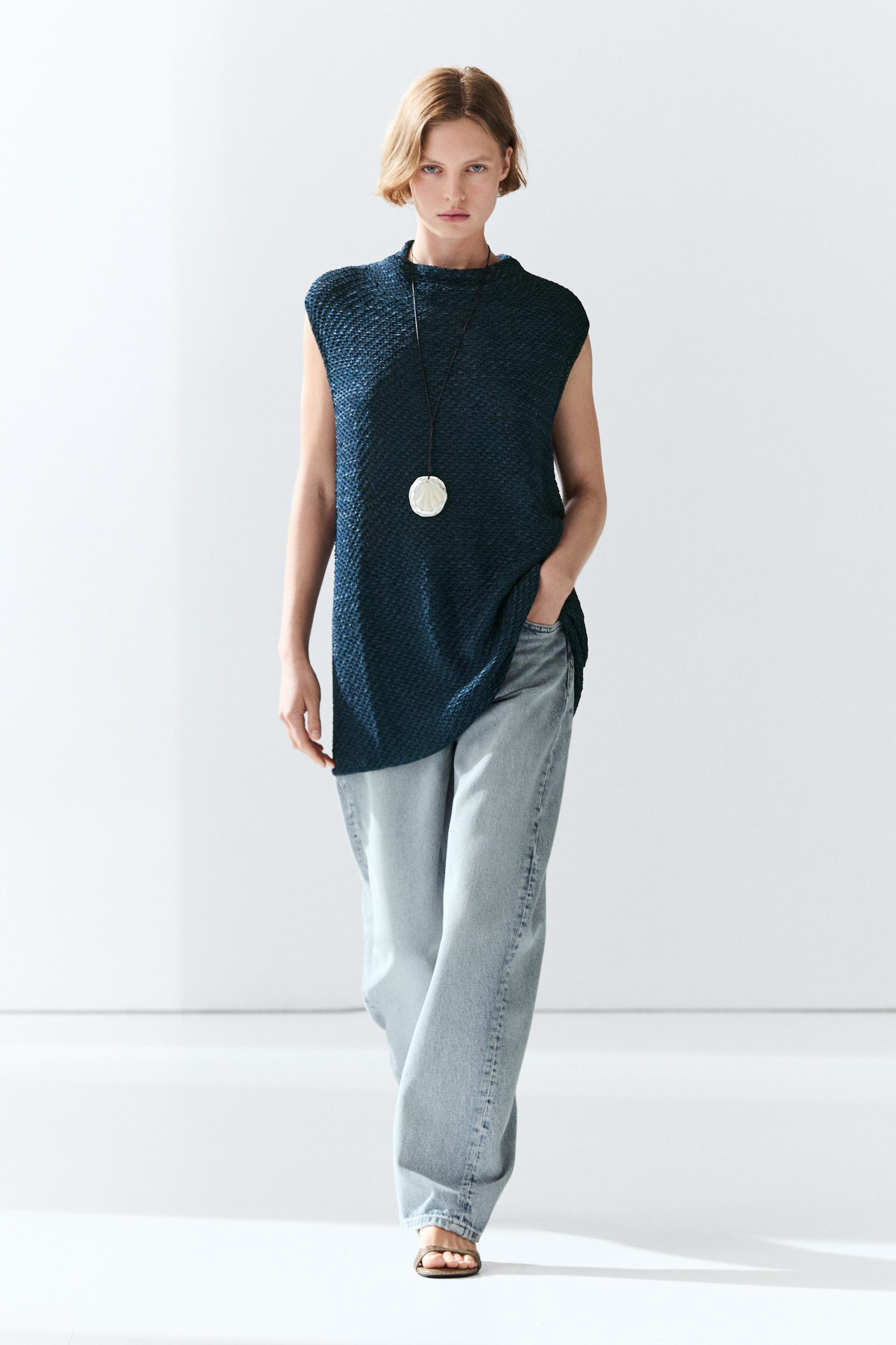 Cotton blend roll neck top — 452
