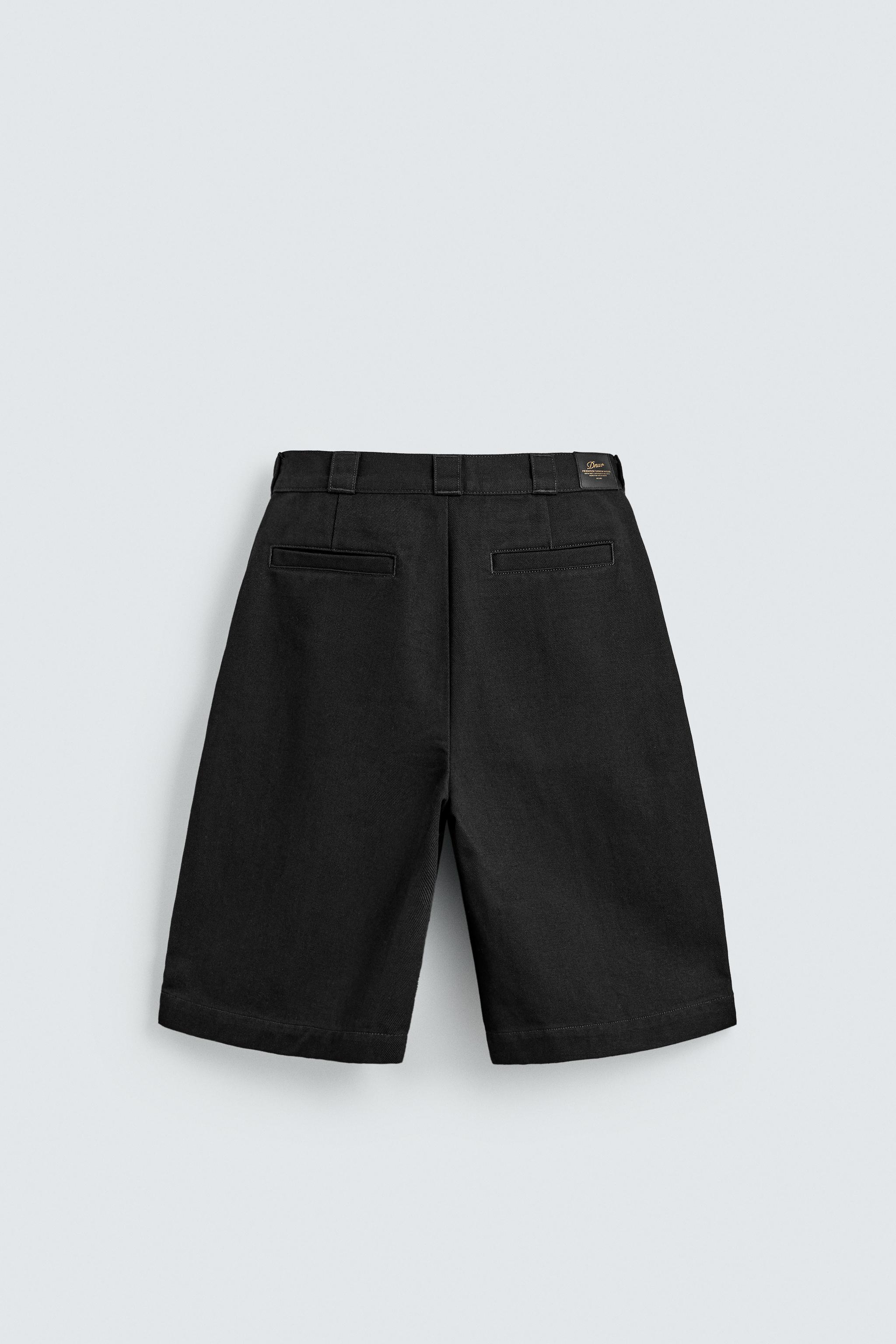 RELAXED FIT PLEATED SHORTS