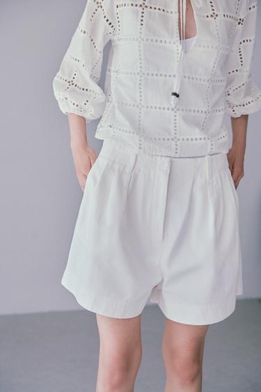 ダーツ入りバミューダパンツ ZW COLLECTIONエクリュZaraのダーツ入りバミューダパンツ ZW COLLECTION - エクリュ 