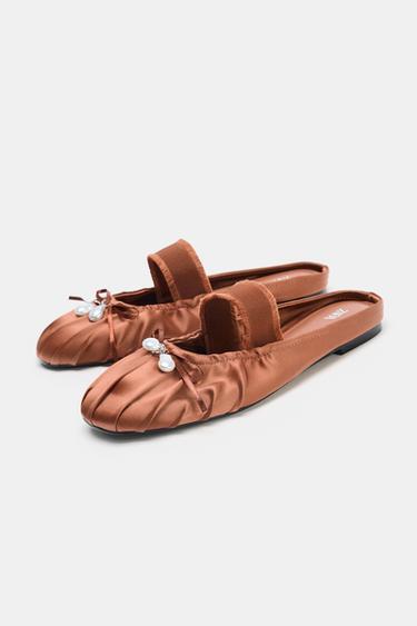 CHAUSSURES OUVERTES À L'ARRIÈRE À EFFET SATINÉ - Marron brique de Zara - Image 4