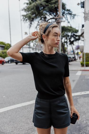 БАЗОВЫЙ ТРИКОТАЖНЫЙ ТОП С КОРОТКИМИ РУКАВАМИ — ЧЕРНЫЙ от Zara