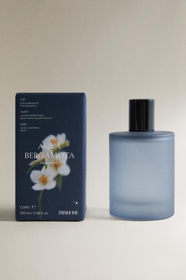 (100 ML) AQUA BERGAMOT FABRIC FRESHENER SPRAY - Pastel green by Zara