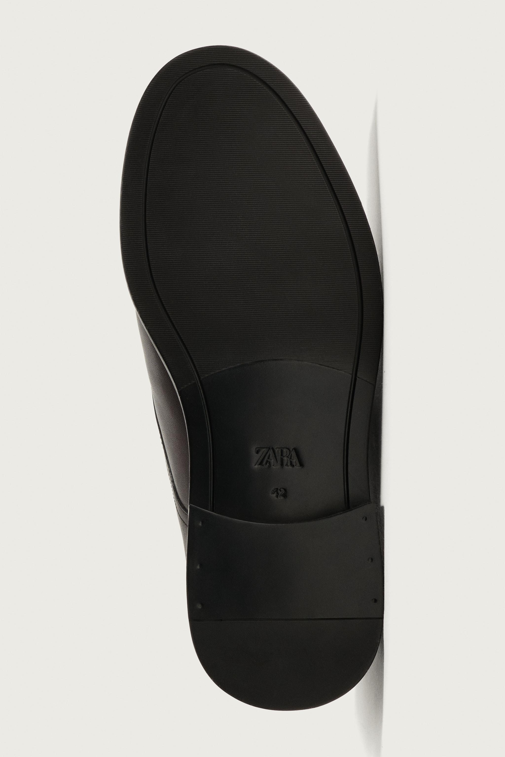 CHAUSSURES EN CUIR