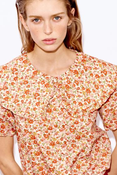 قميص بياقة بيتر بان وطبعة زهور - متعدد الألوان الخاص بـ Zara