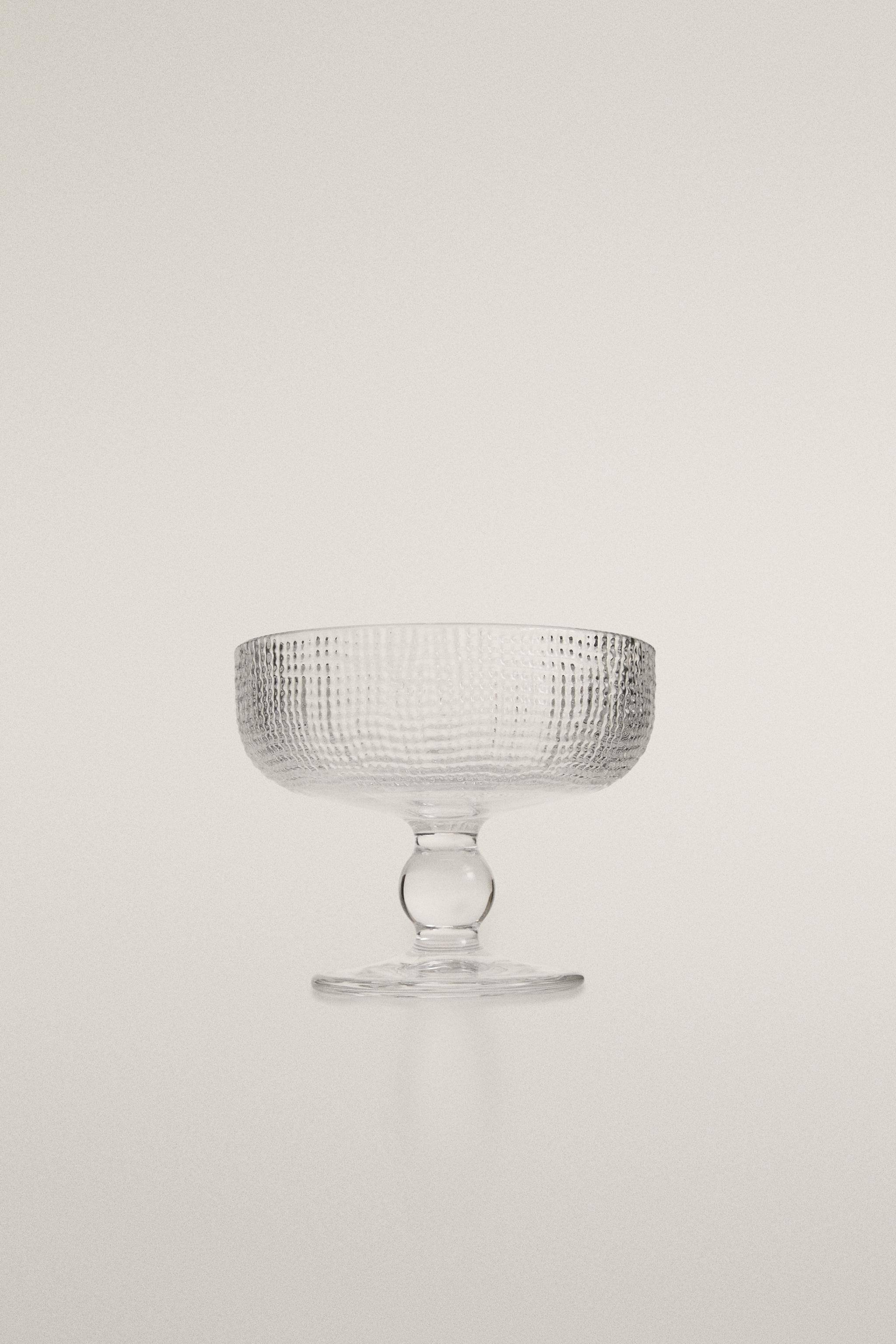 RAISED DESIGN GLASS ICE-CREAM CUP — Transparent