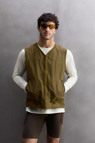 GILET TECHNIQUE ÉDITION LIMITÉE - Kaki de Zara