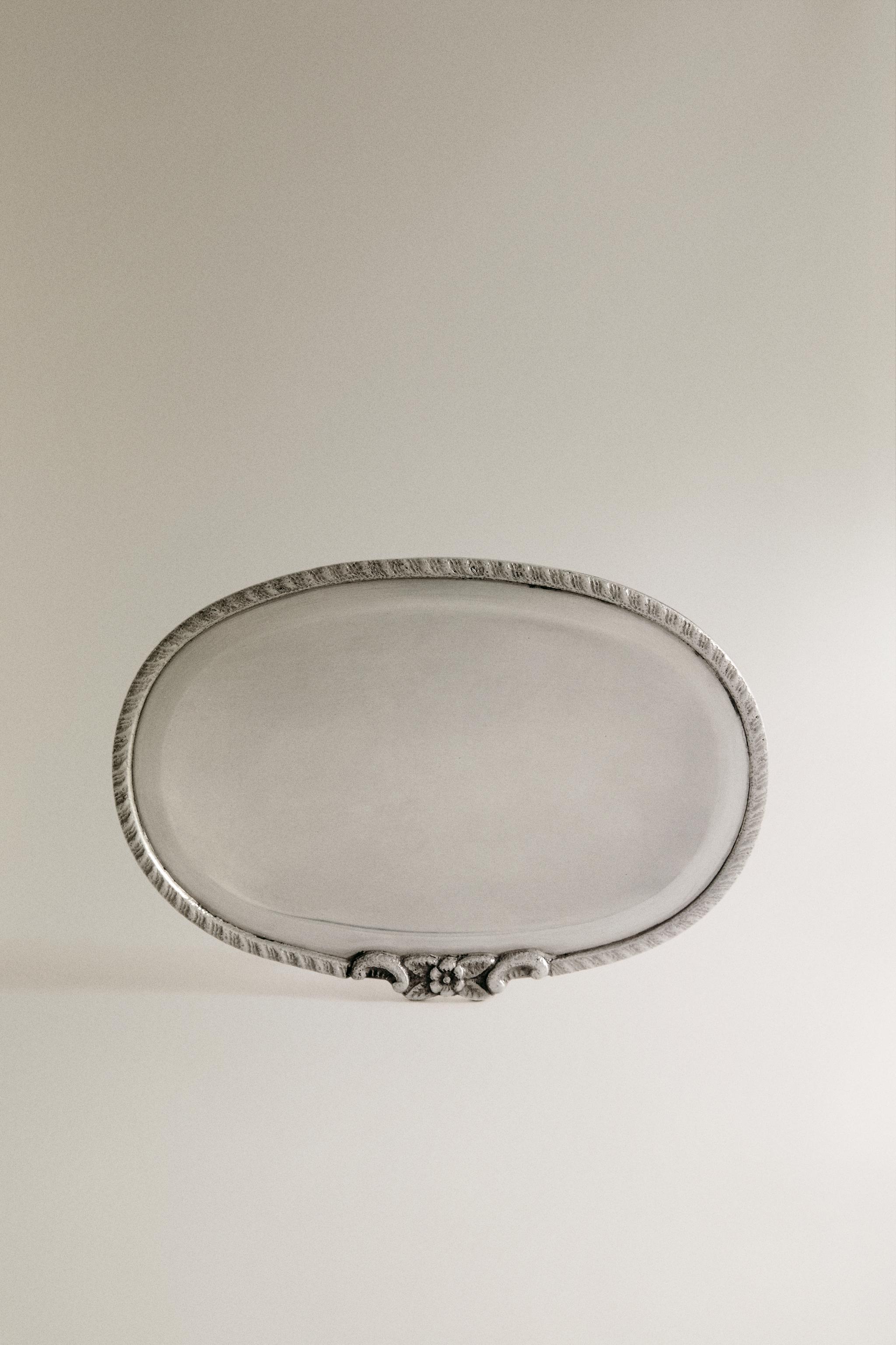 OVAL METAL BATHROOM SOAP DISH