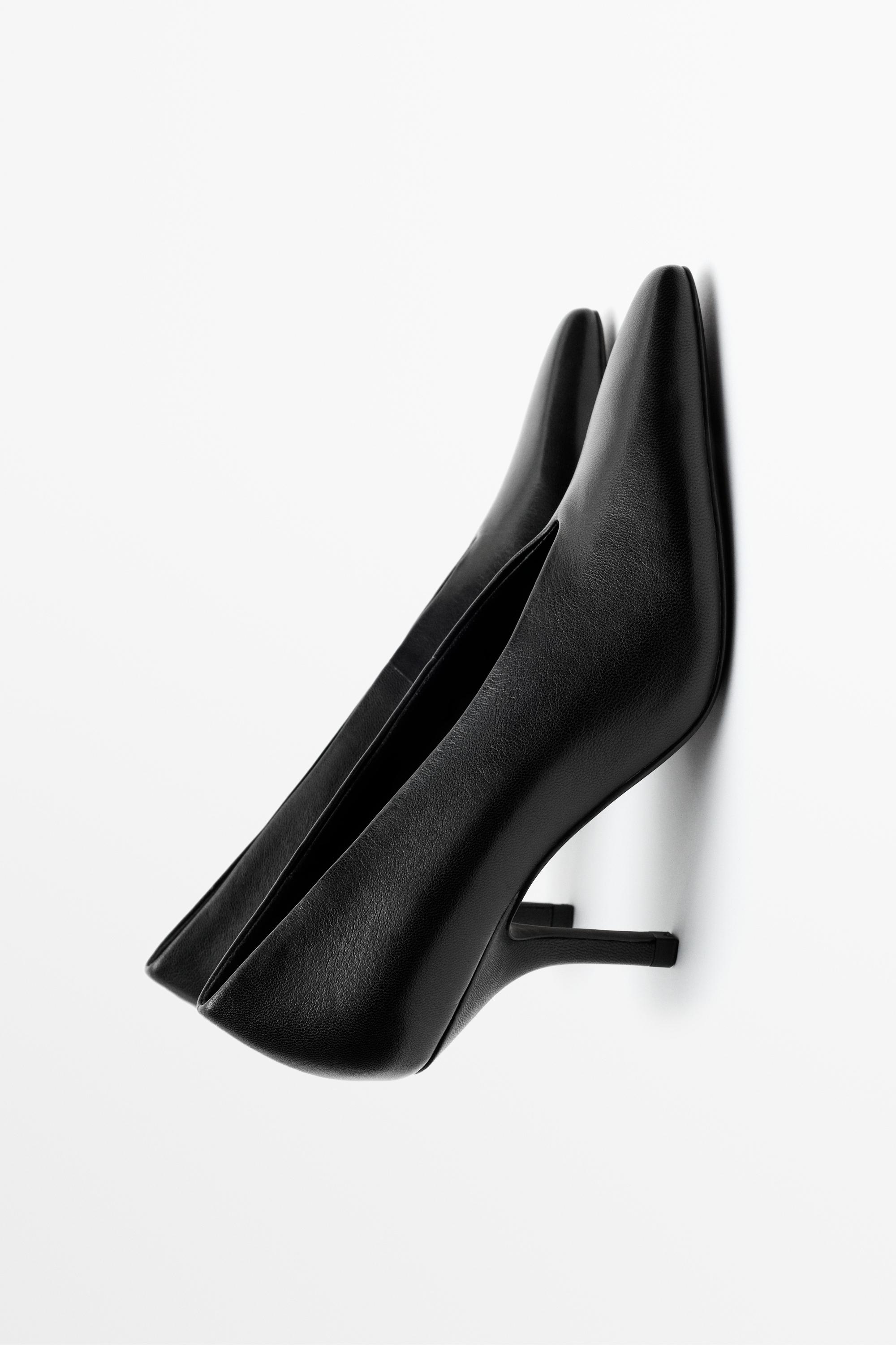 High-heel leather shoe